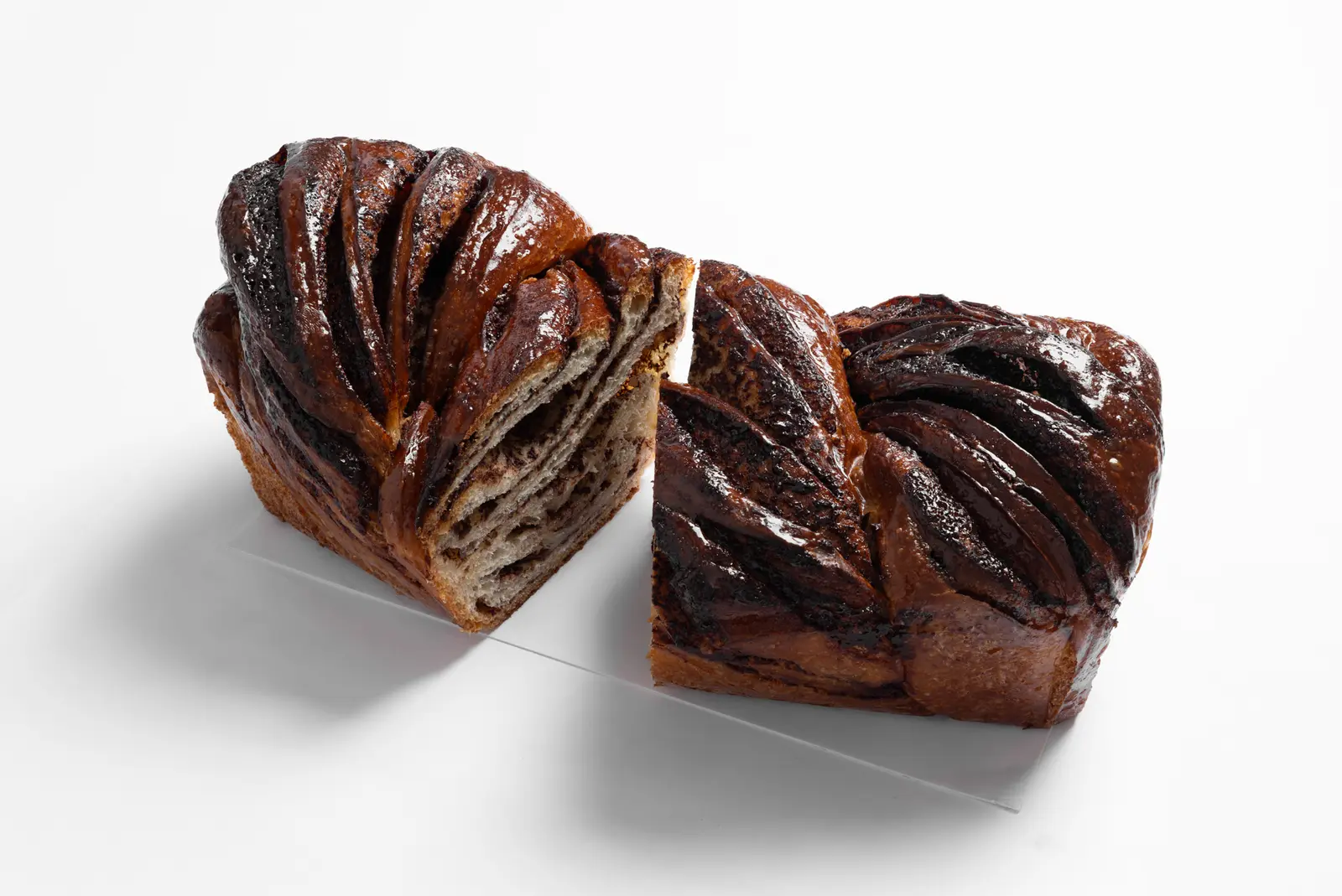 עוגת-שמרים-במילוי-שוקולד-