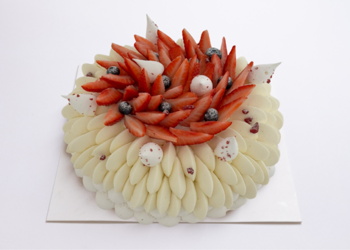 עוגת פבלובה עם תותים