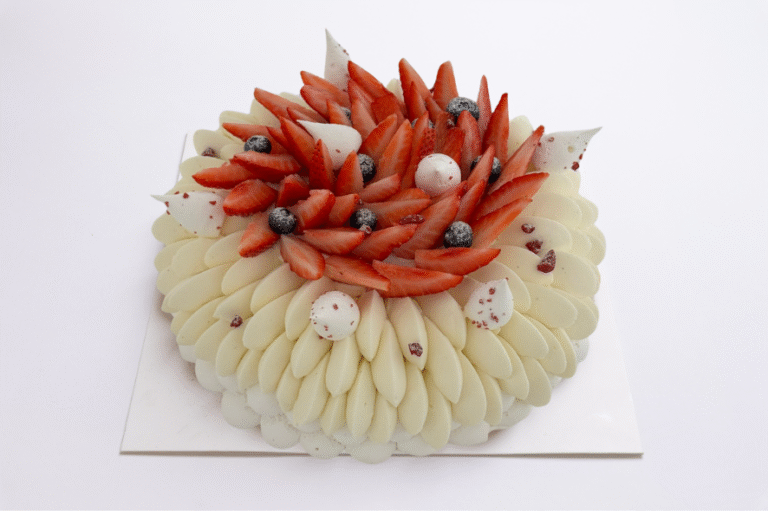 עוגת פבלובה עם תותים